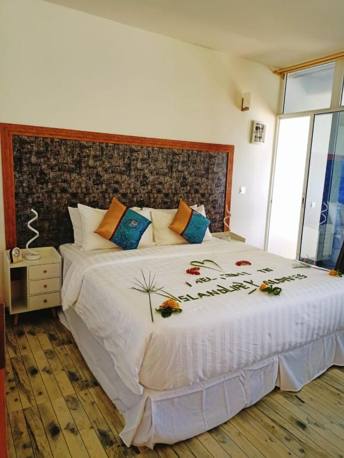 Island Life Maldives Retreat & Spa Magoodhoo Ngoại thất bức ảnh